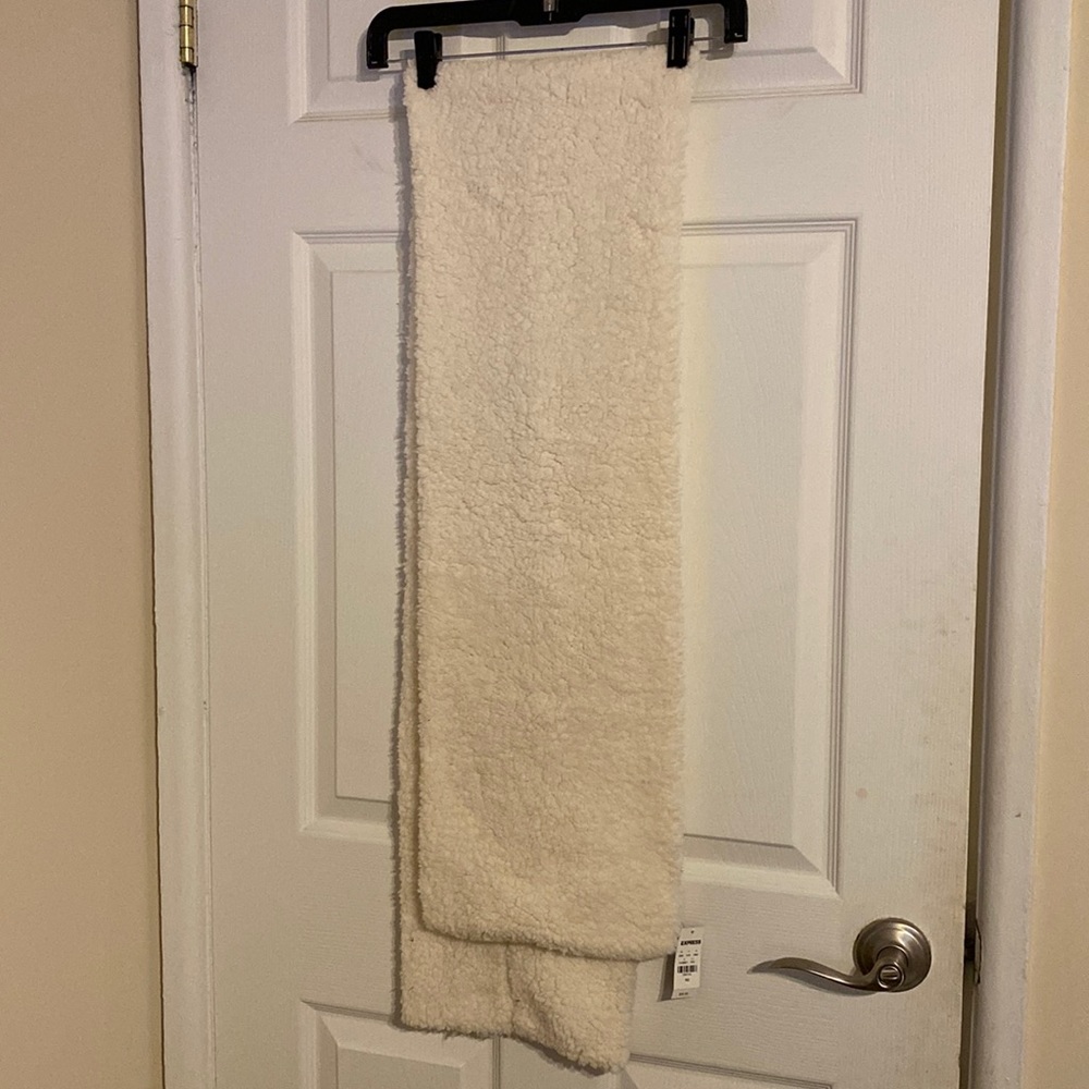 Express Sherpa Scarf